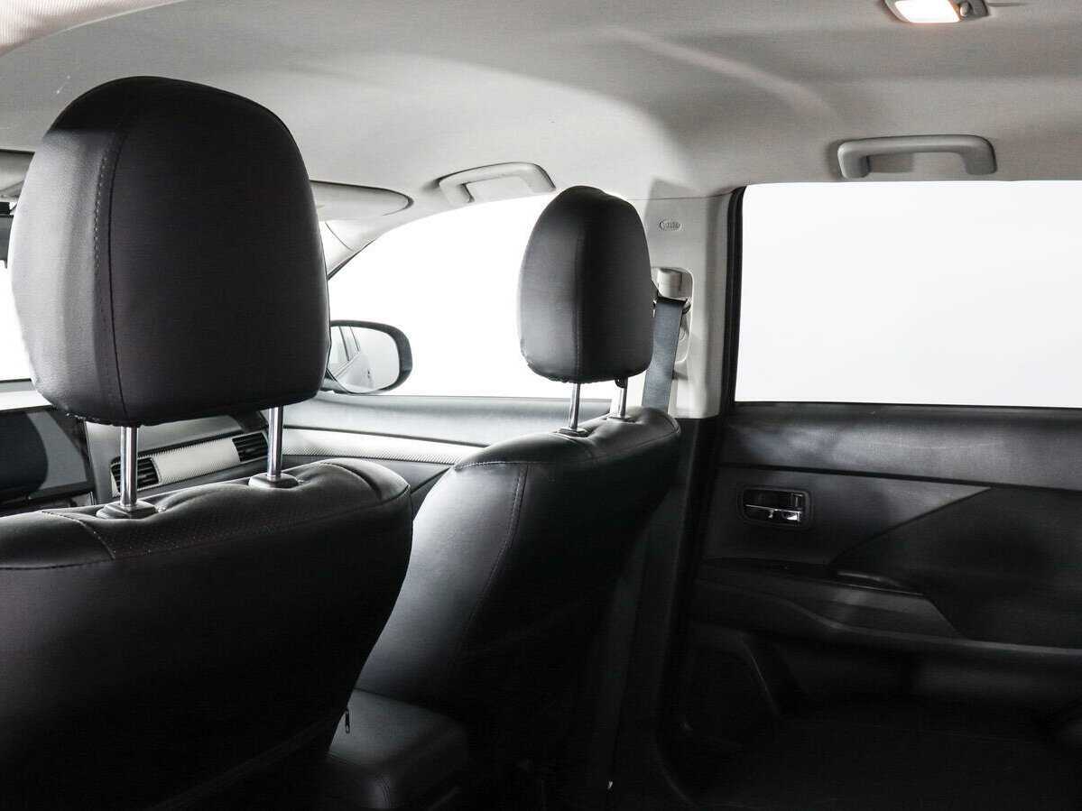 Купить Mitsubishi Outlander с пробегом. Фото: #11