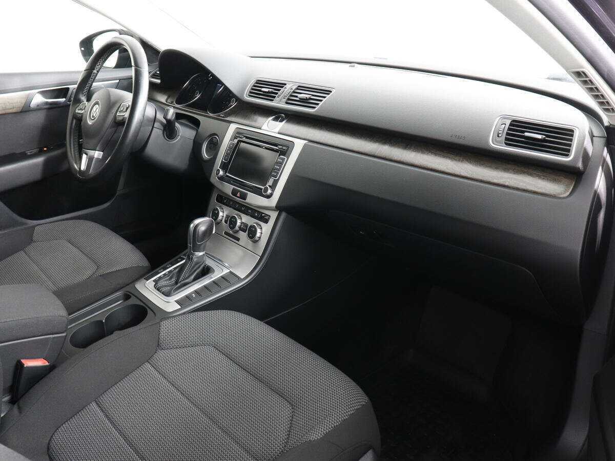 Купить Volkswagen Passat с пробегом. Фото: #9