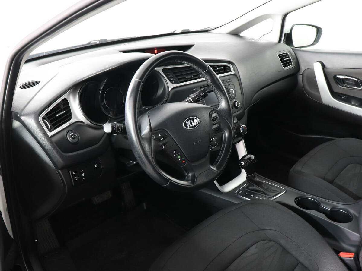 Купить Kia Ceed с пробегом. Фото: #7