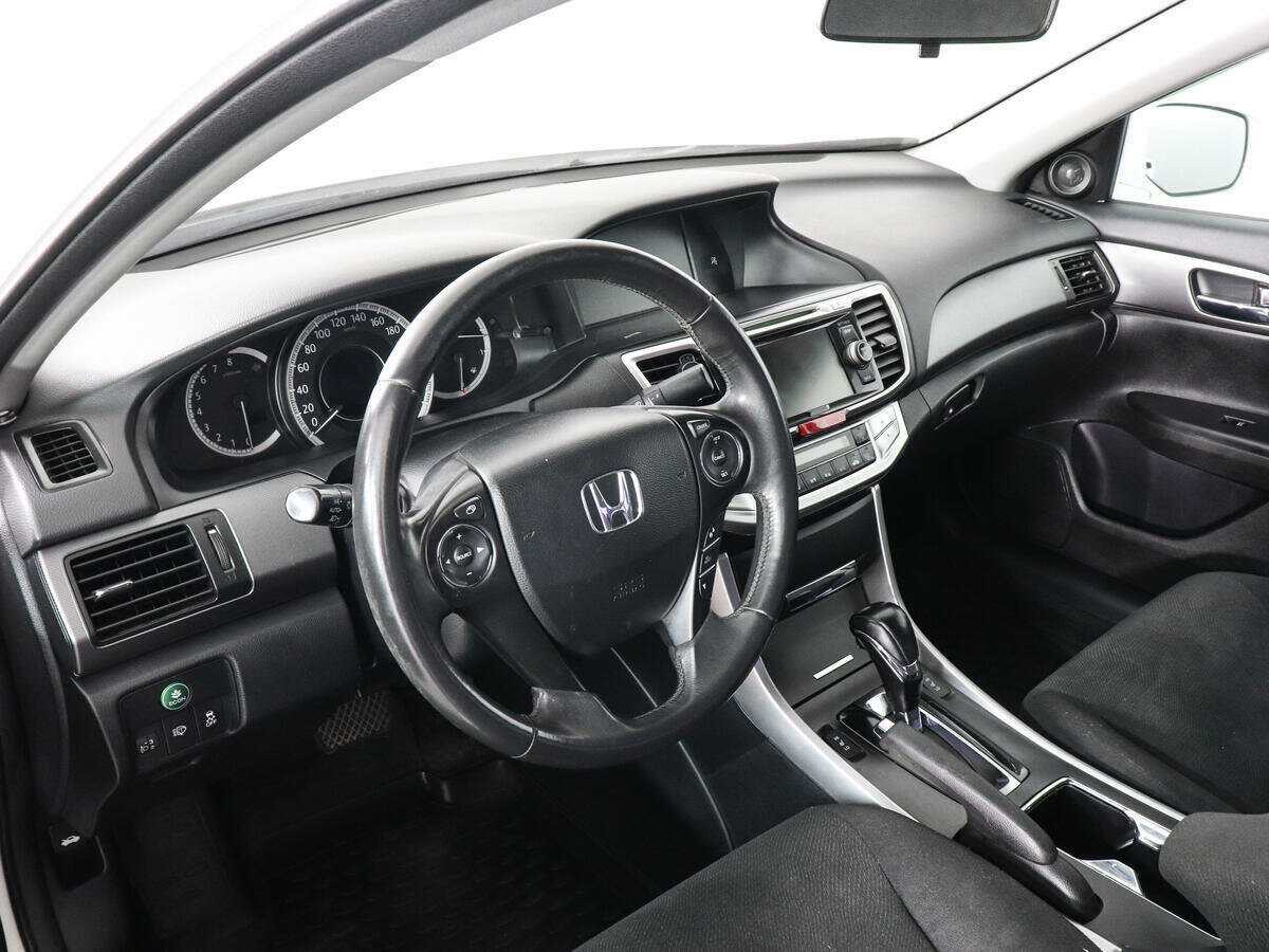 Купить Honda Accord с пробегом. Фото: #5