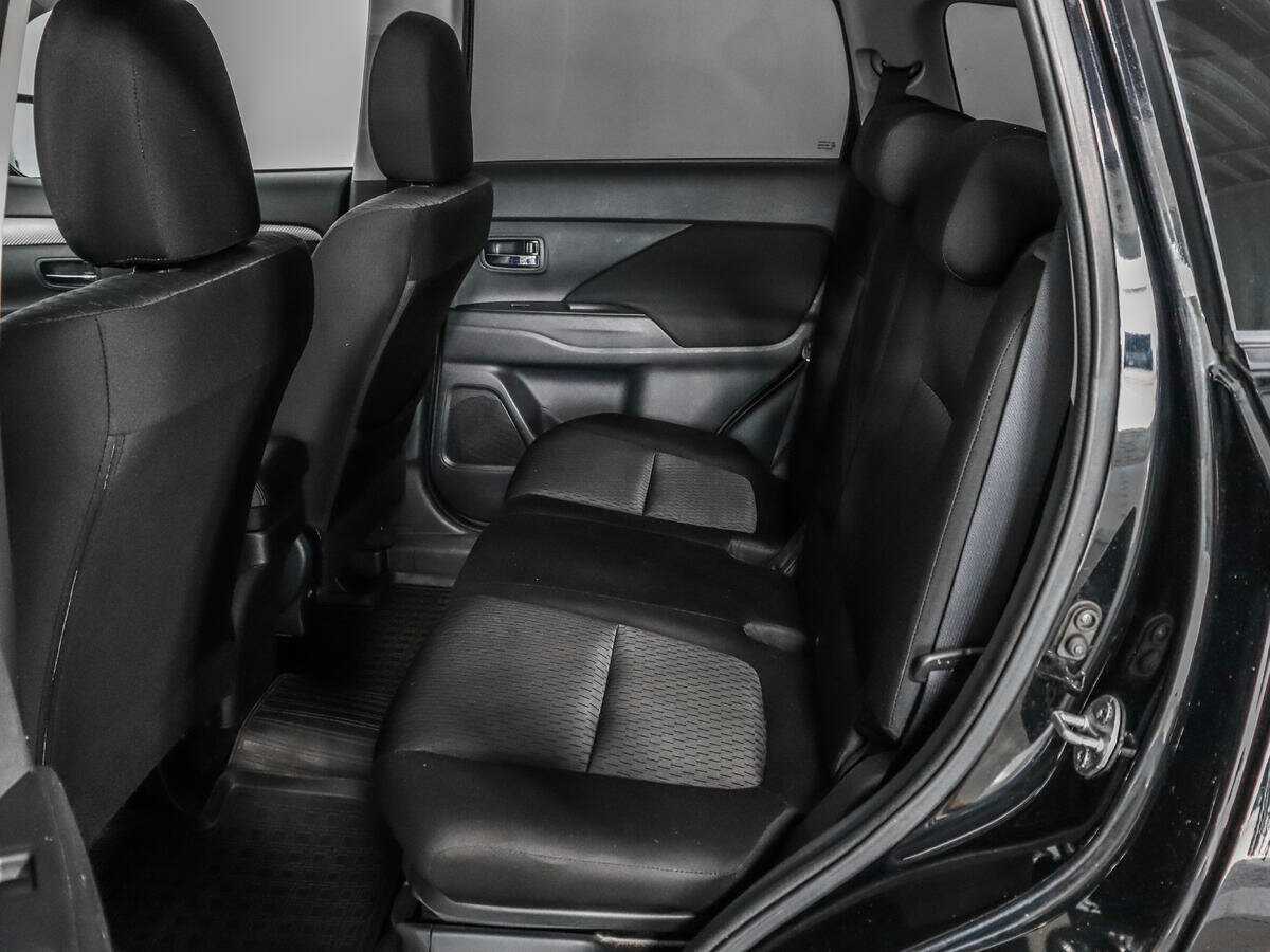 Купить Mitsubishi Outlander с пробегом. Фото: #9