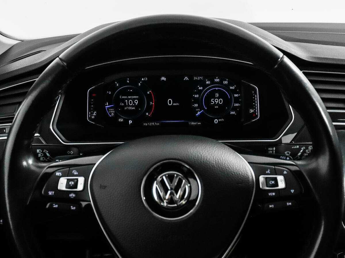 Купить Volkswagen Tiguan с пробегом. Фото: #17