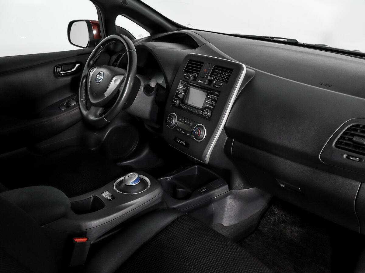Купить Nissan Leaf с пробегом. Фото: #11