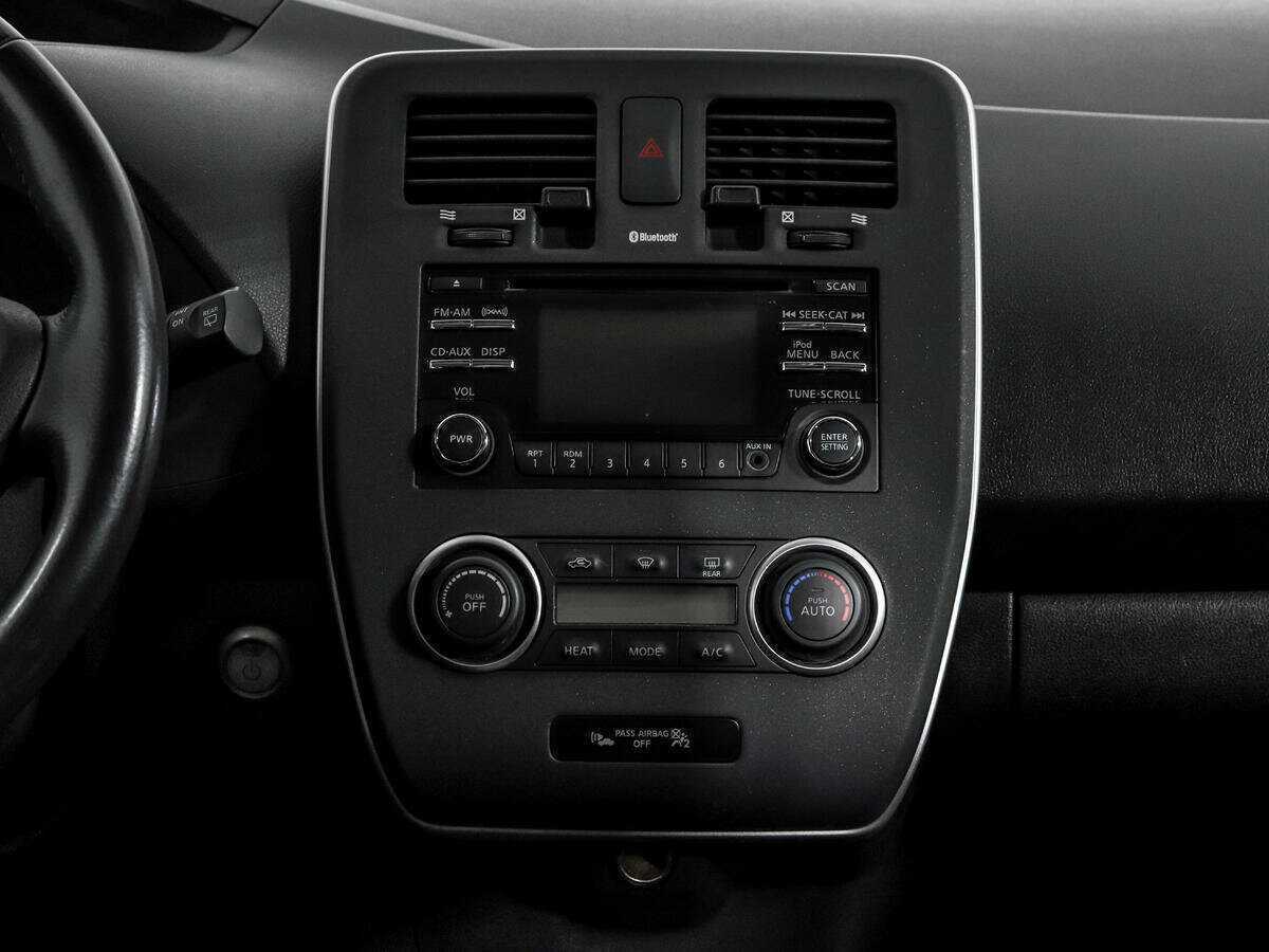 Купить Nissan Leaf с пробегом. Фото: #17
