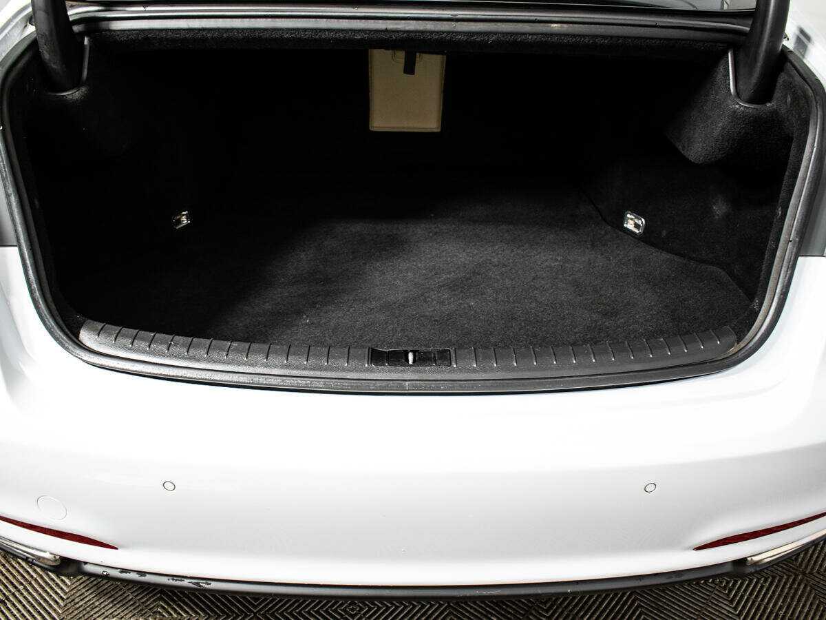 Купить Hyundai Genesis с пробегом. Фото: #8