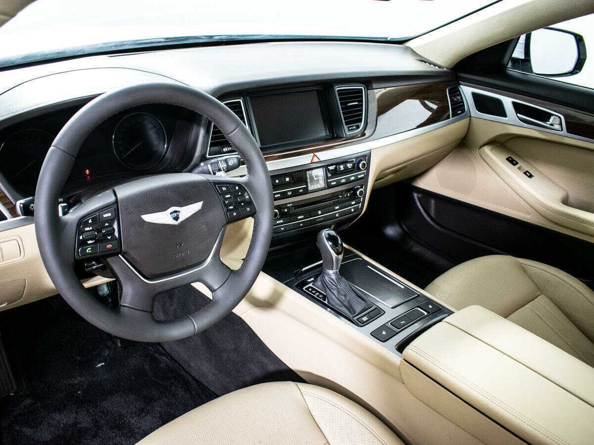 Купить Hyundai Genesis с пробегом. Фото: #14