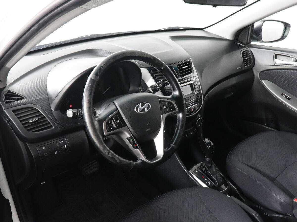 Купить Hyundai Solaris с пробегом. Фото: #8