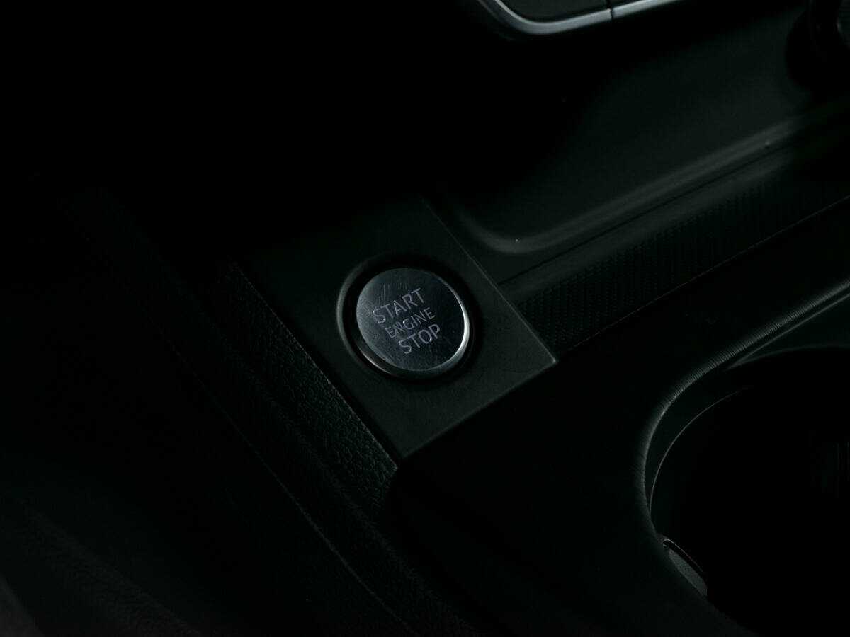 Купить Audi A4 с пробегом. Фото: #13