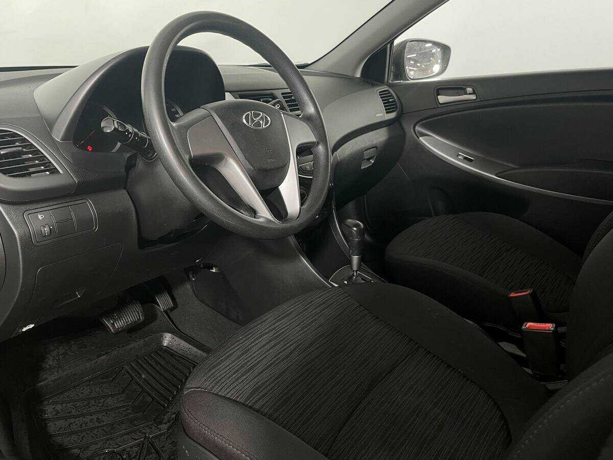 Купить Hyundai Solaris с пробегом. Фото: #12