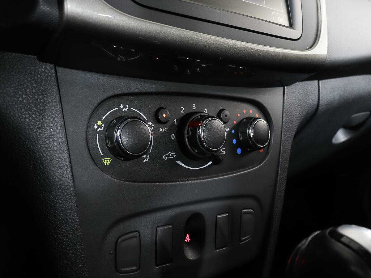 Купить Renault Logan с пробегом. Фото: #14