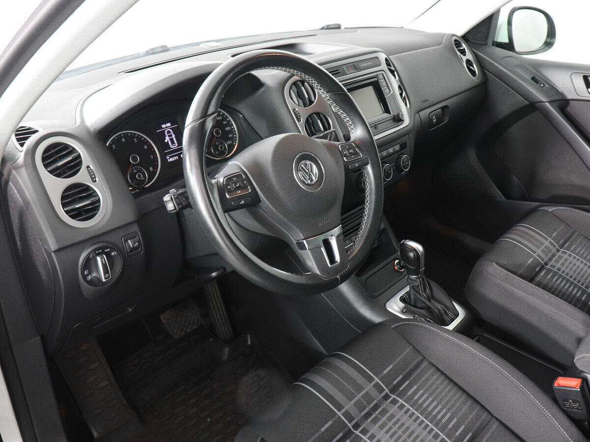 Купить Volkswagen Tiguan с пробегом. Фото: #8