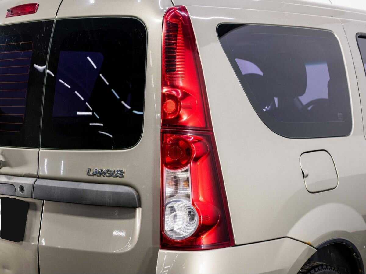 Купить Lada (ВАЗ) Largus с пробегом. Фото: #19