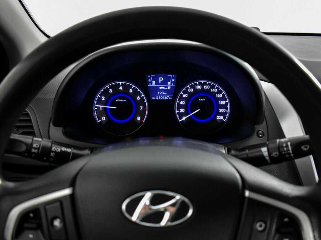 Купить Hyundai Solaris с пробегом. Фото: #13