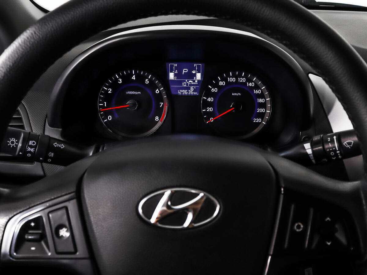 Купить Hyundai Solaris с пробегом. Фото: #14