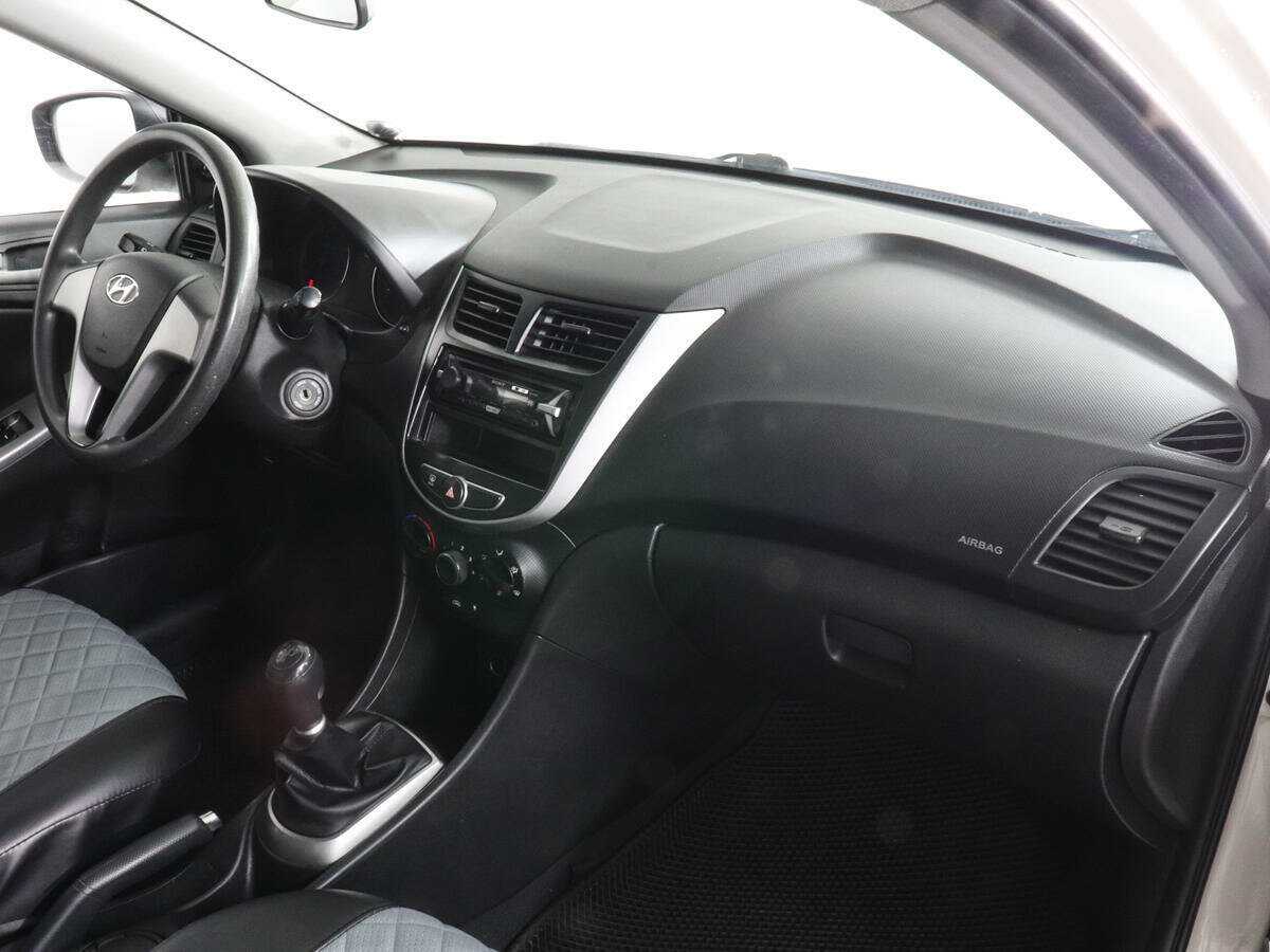 Купить Hyundai Solaris с пробегом. Фото: #9