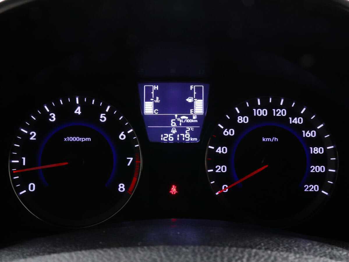 Купить Hyundai Solaris с пробегом. Фото: #10