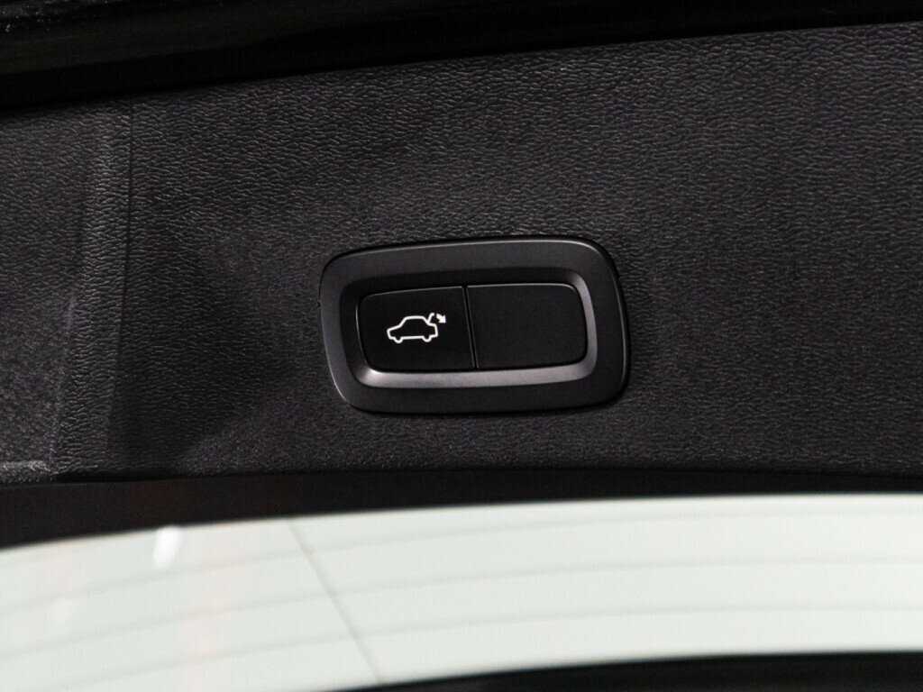 Купить Volvo XC40 с пробегом. Фото: #15