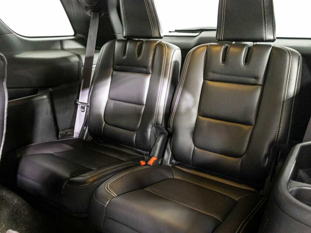 Купить Ford Explorer с пробегом. Фото: #15