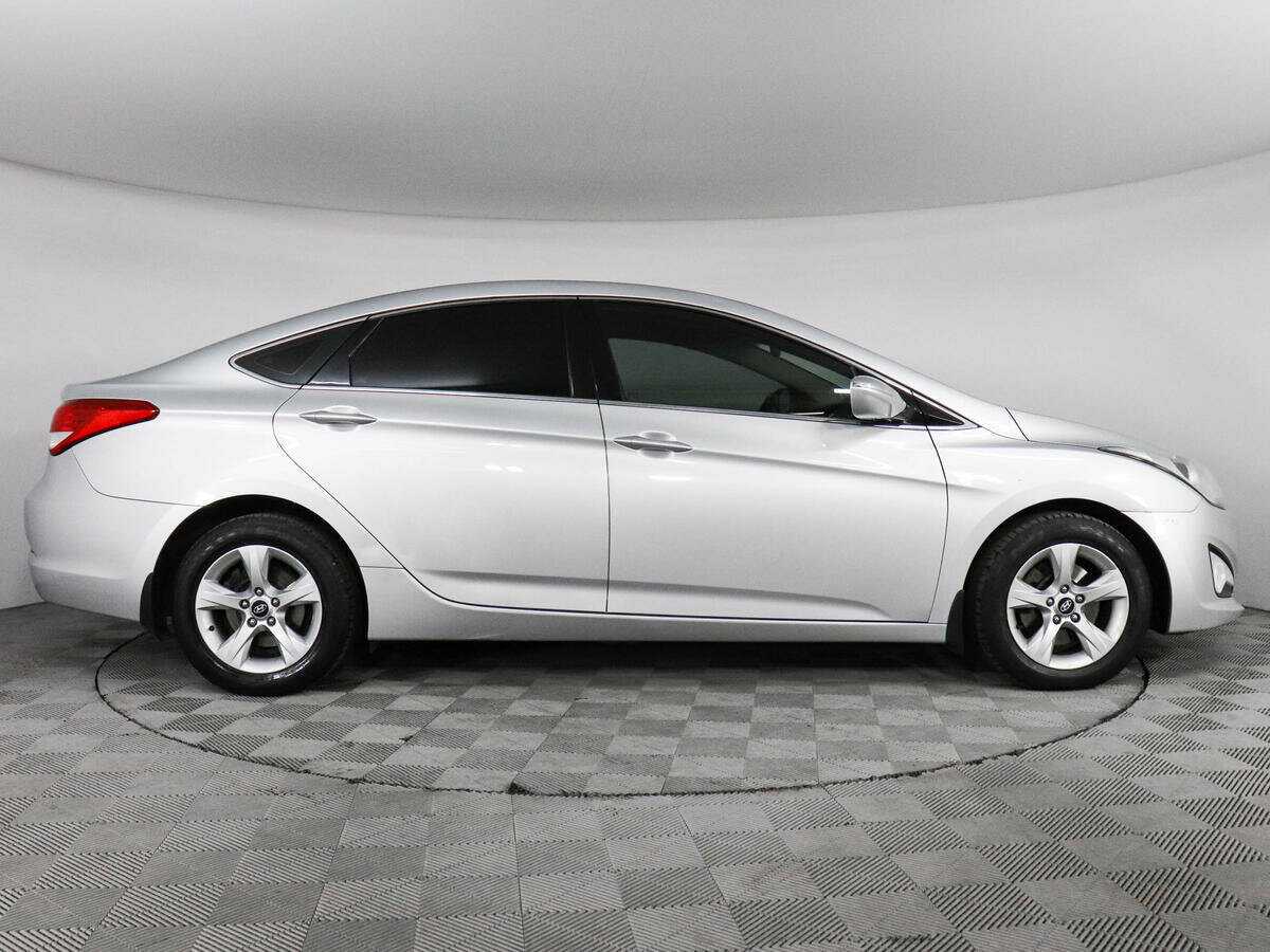 Купить Hyundai i40 с пробегом. Фото: #3