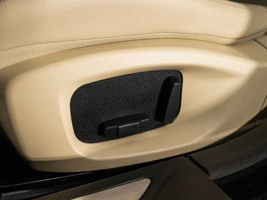 Купить Jaguar XF с пробегом. Фото: #14