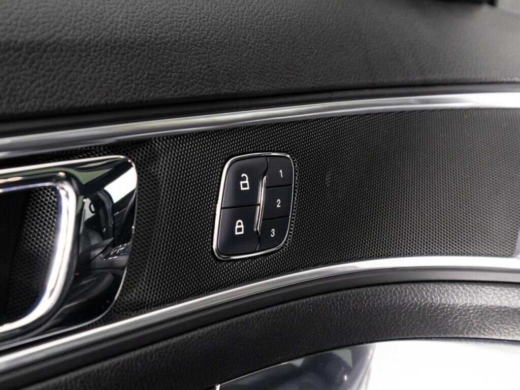 Купить Ford Explorer с пробегом. Фото: #23