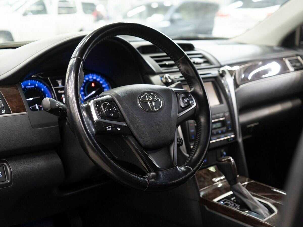 Купить Toyota Camry с пробегом. Фото: #4
