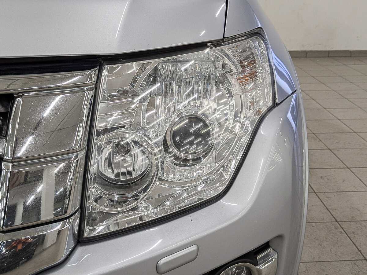 Купить Mitsubishi Pajero с пробегом. Фото: #10