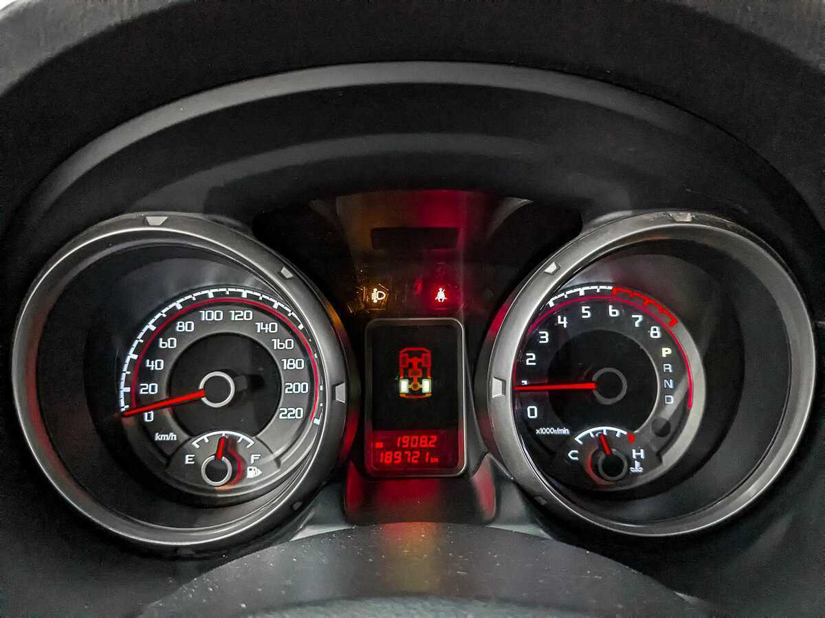 Купить Mitsubishi Pajero с пробегом. Фото: #15