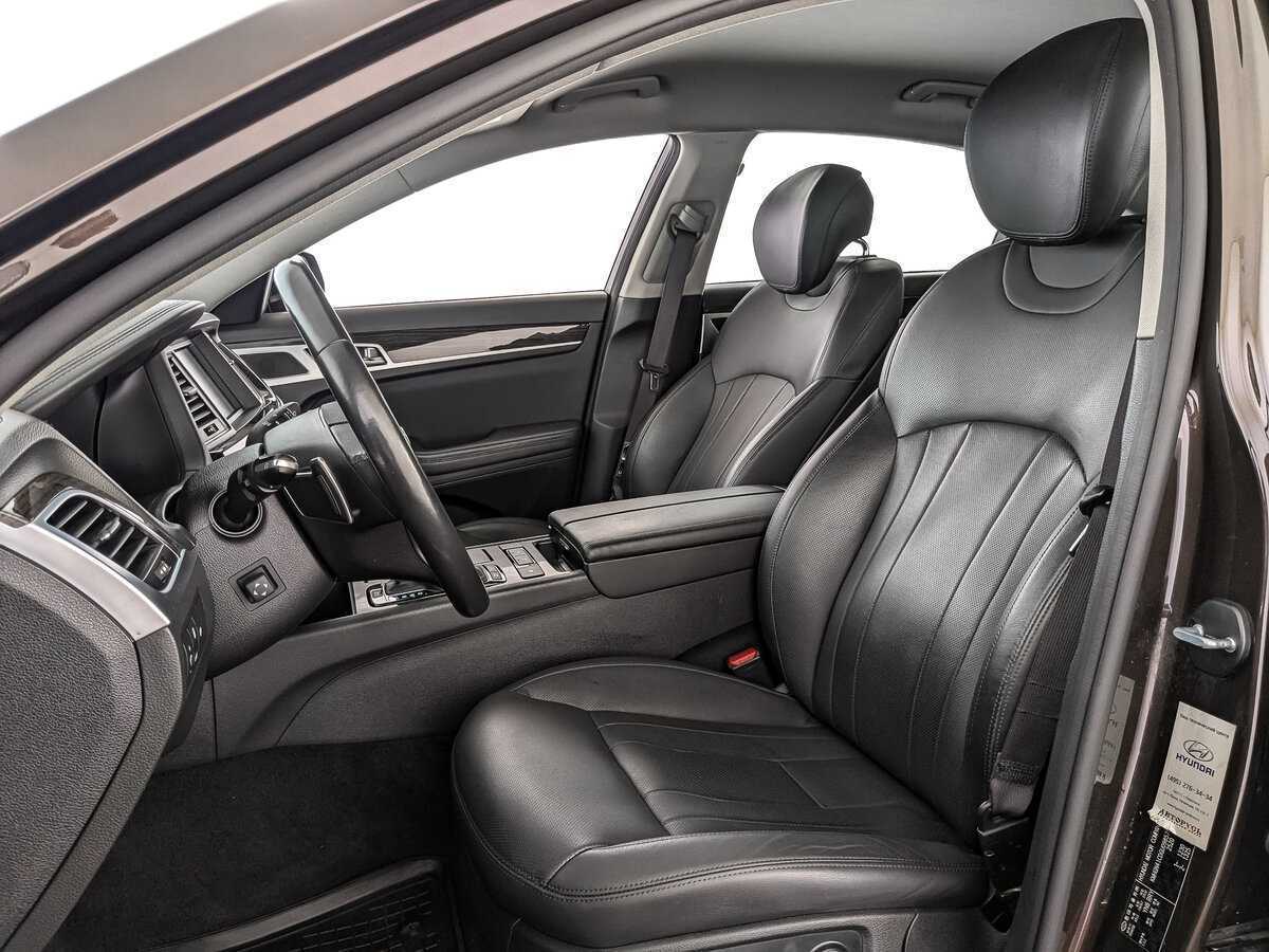 Купить Hyundai Genesis с пробегом. Фото: #18