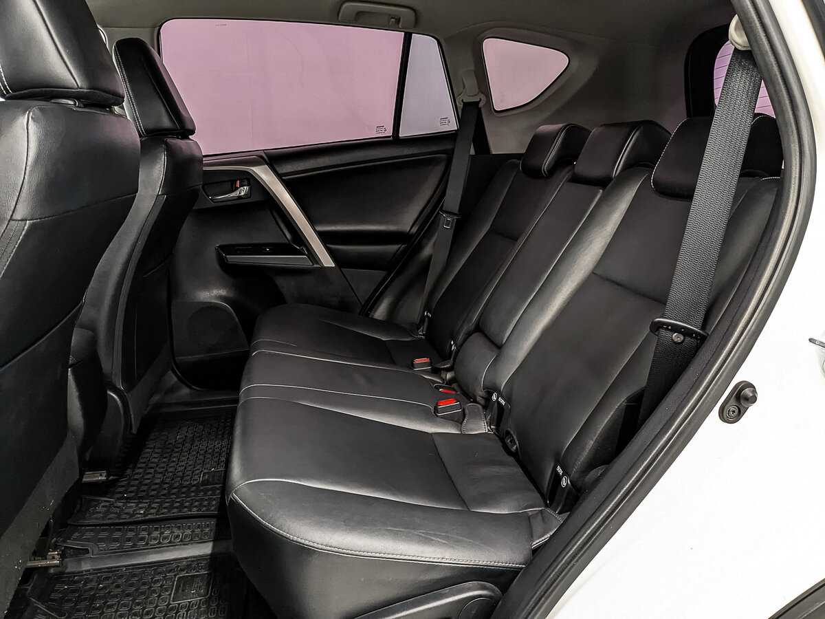 Купить Toyota RAV4 с пробегом. Фото: #17