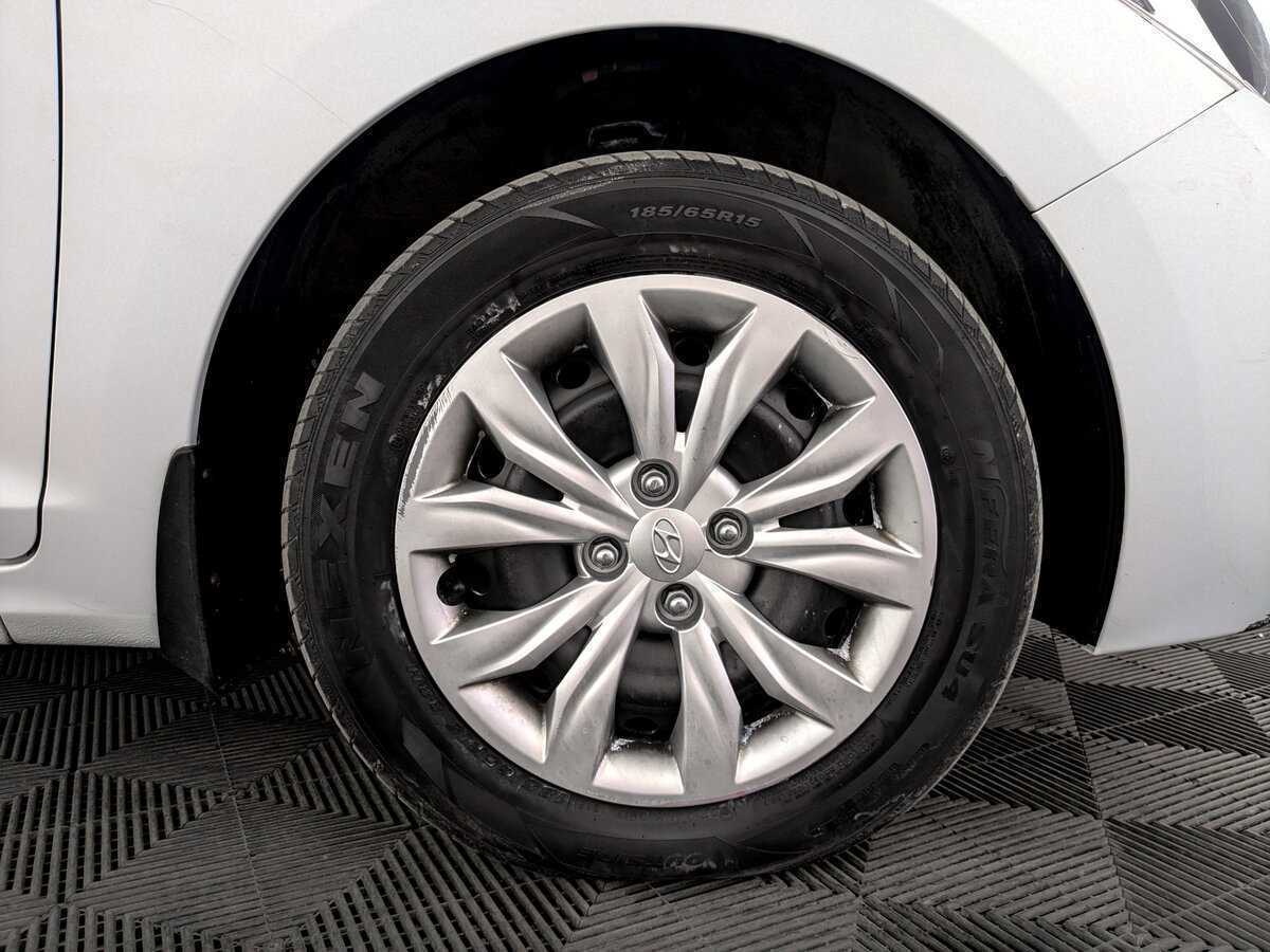 Купить Hyundai Solaris с пробегом. Фото: #16