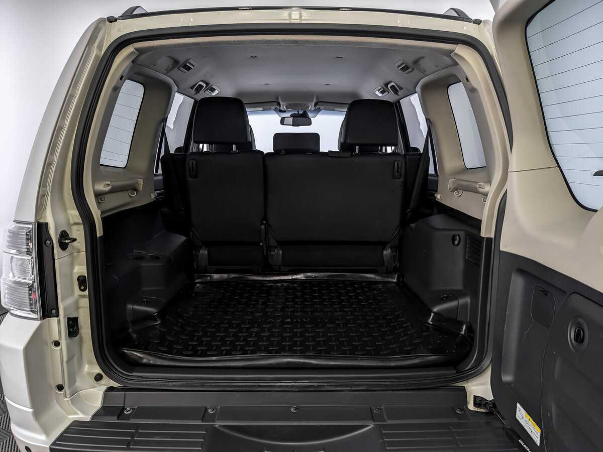 Купить Mitsubishi Pajero с пробегом. Фото: #9