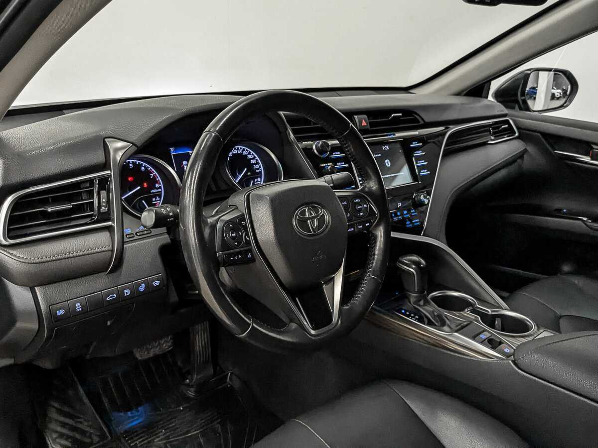 Купить Toyota Camry с пробегом. Фото: #14