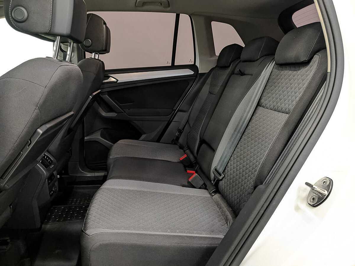 Купить Volkswagen Tiguan с пробегом. Фото: #17