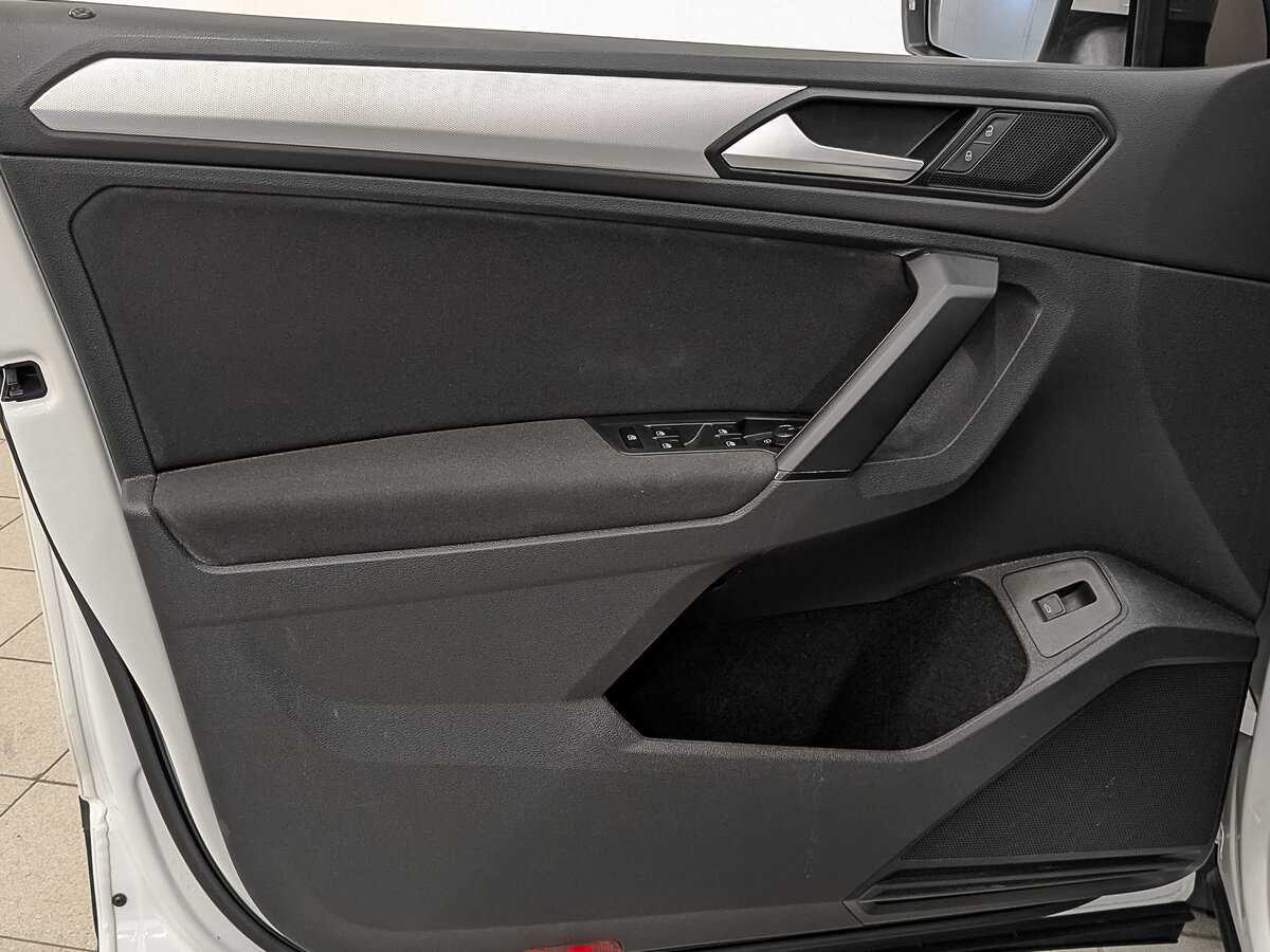 Купить Volkswagen Tiguan с пробегом. Фото: #18