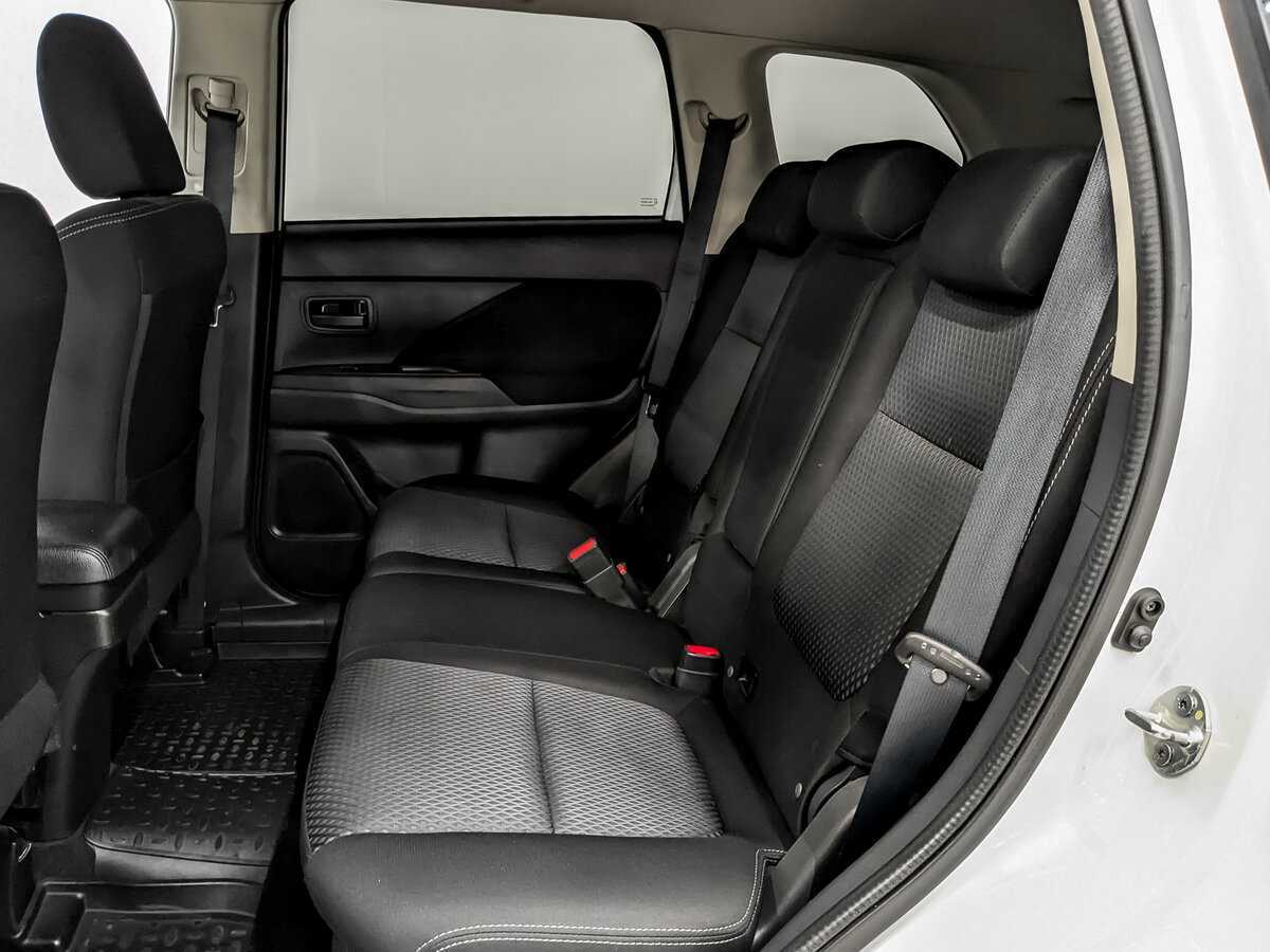 Купить Mitsubishi Outlander с пробегом. Фото: #11