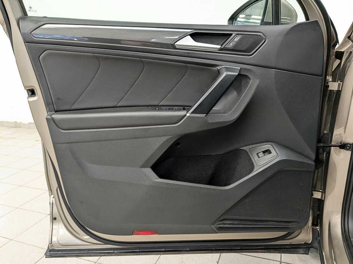 Купить Volkswagen Tiguan с пробегом. Фото: #18