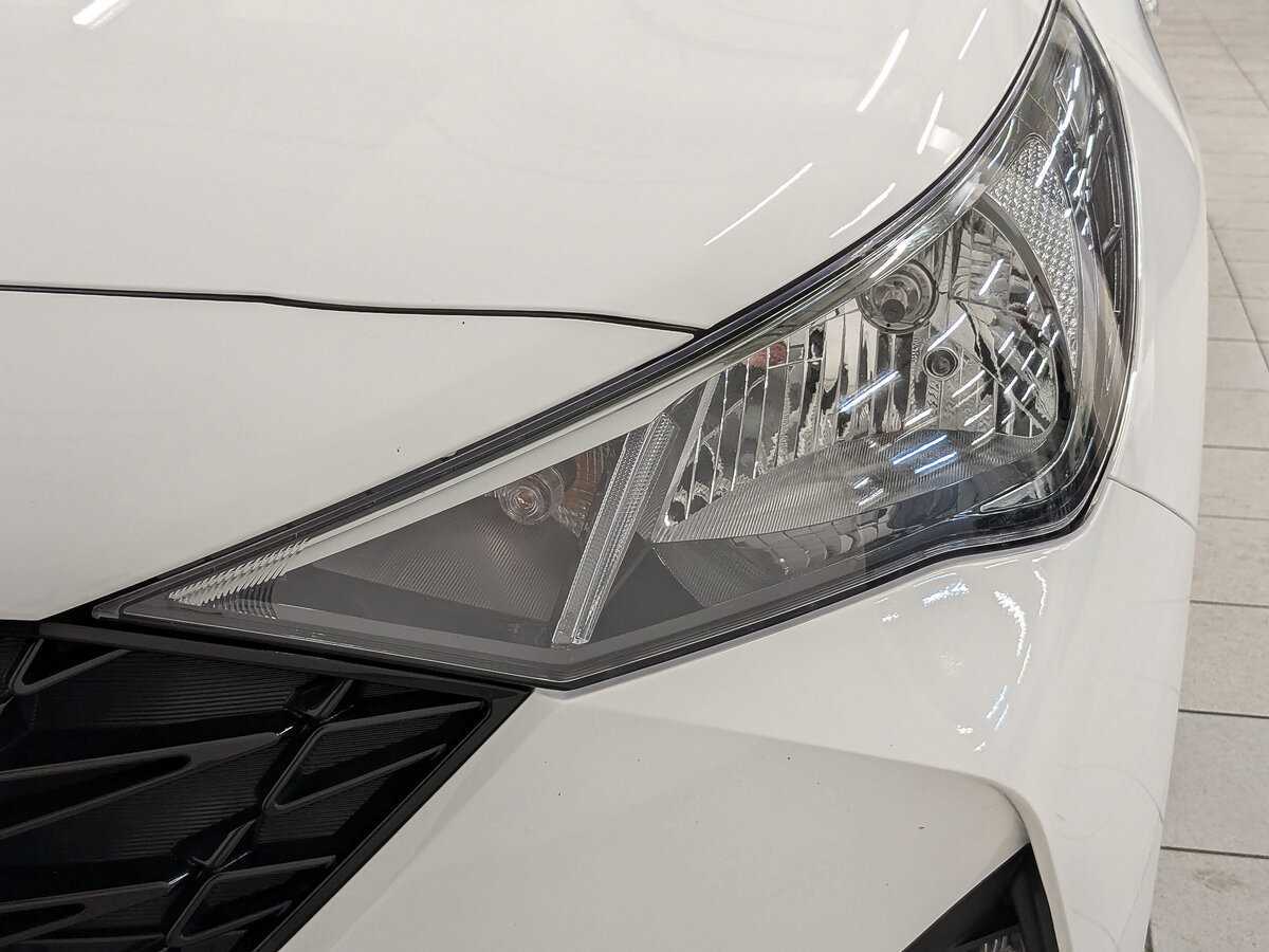 Купить Hyundai Solaris с пробегом. Фото: #10