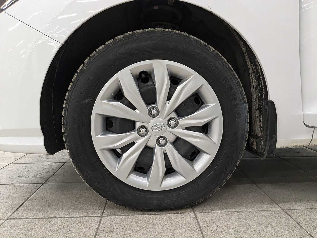 Купить Hyundai Solaris с пробегом. Фото: #11