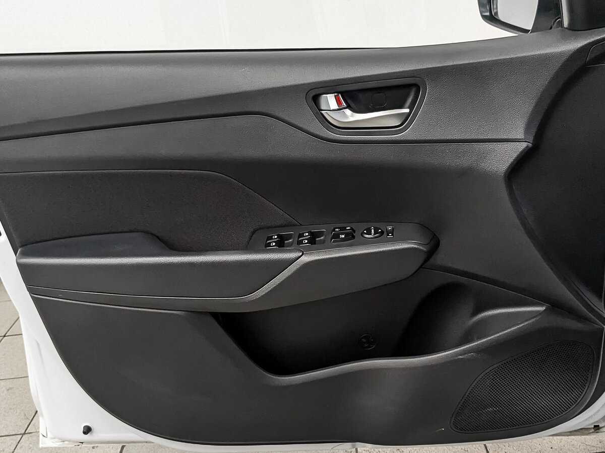 Купить Hyundai Solaris с пробегом. Фото: #18