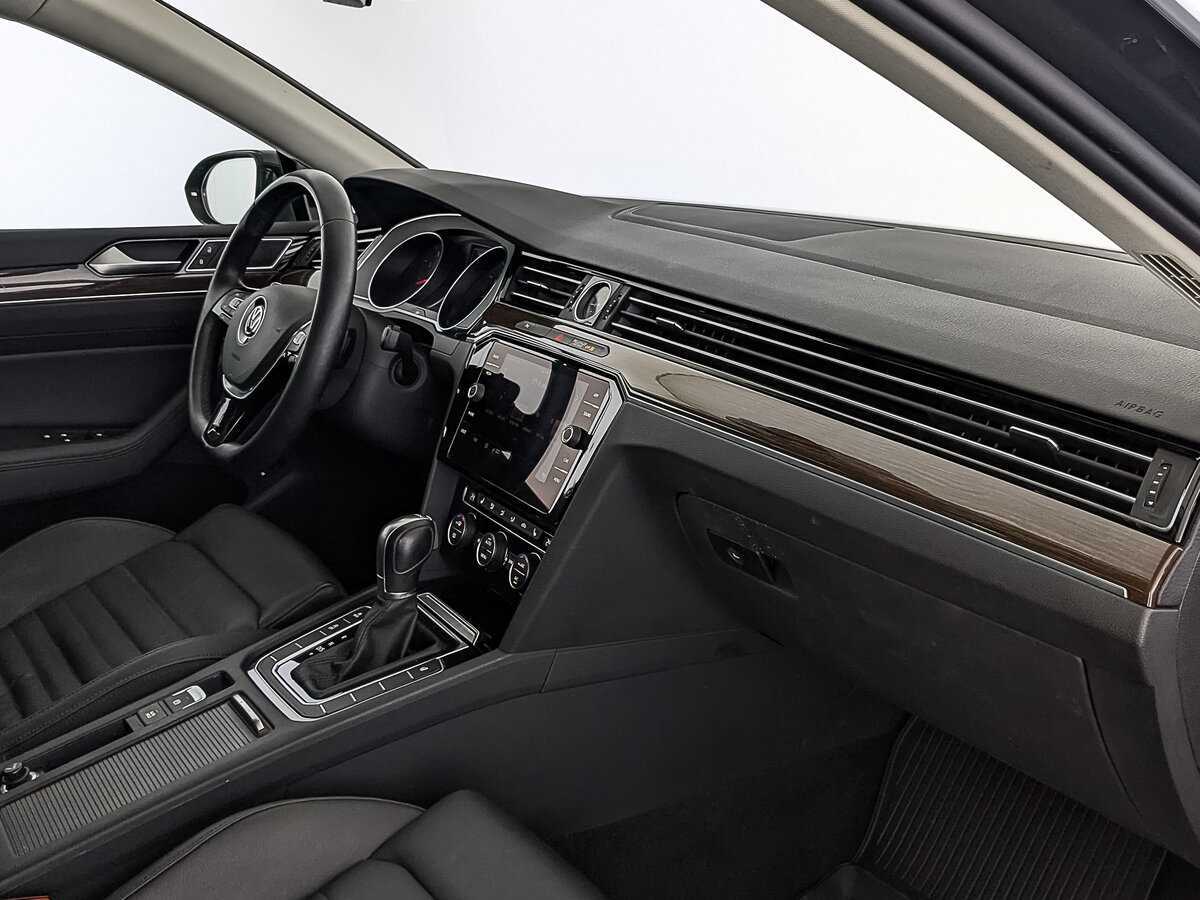 Купить Volkswagen Passat с пробегом. Фото: #12