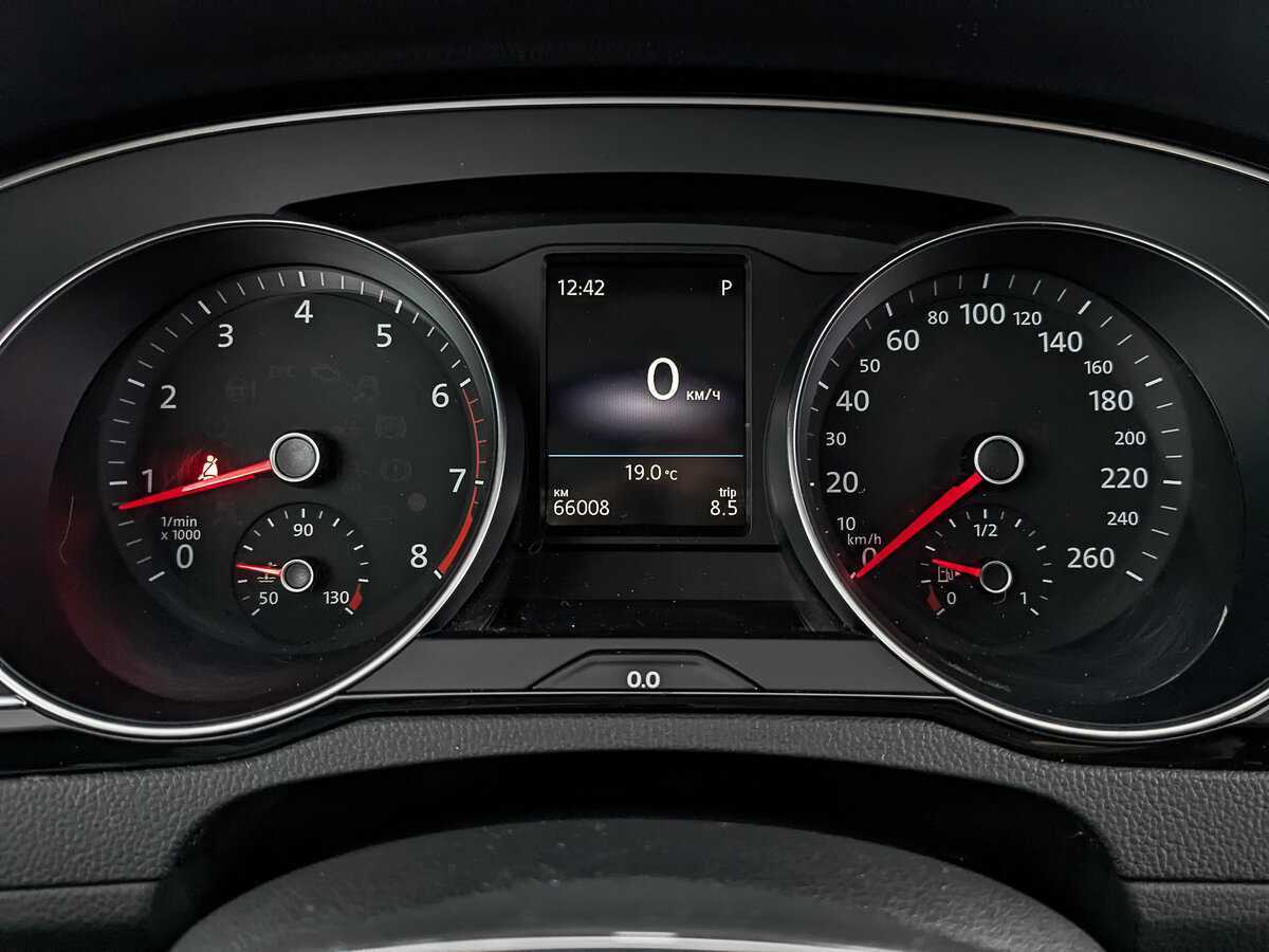 Купить Volkswagen Passat с пробегом. Фото: #15
