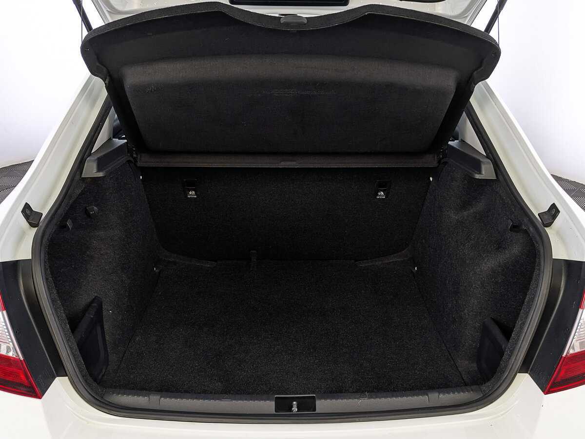 Купить Skoda Rapid с пробегом. Фото: #9