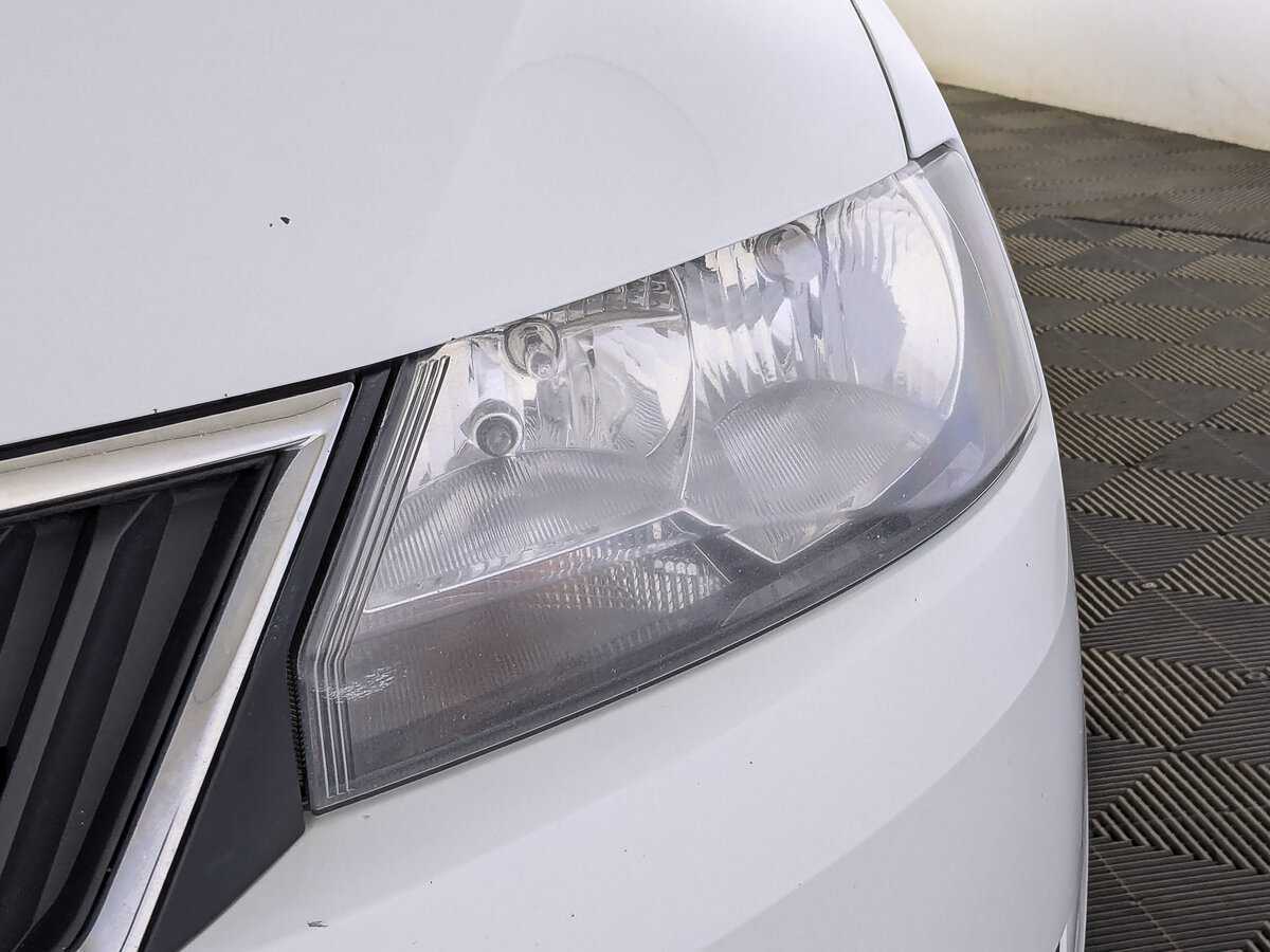 Купить Skoda Rapid с пробегом. Фото: #10