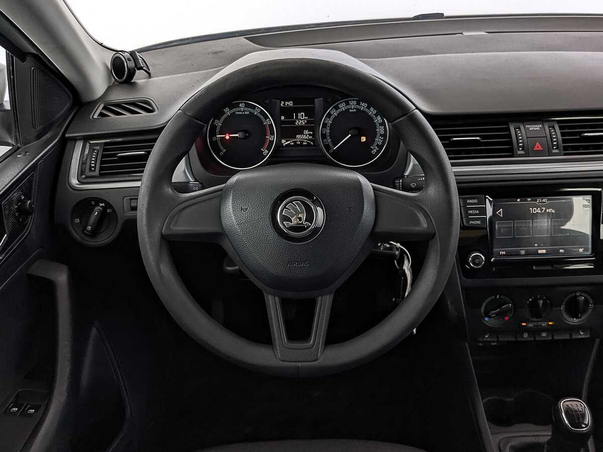 Купить Skoda Rapid с пробегом. Фото: #20