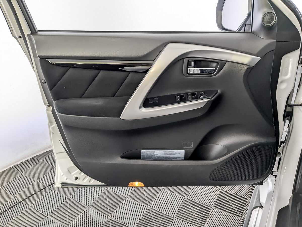 Купить Mitsubishi Pajero Sport с пробегом. Фото: #18