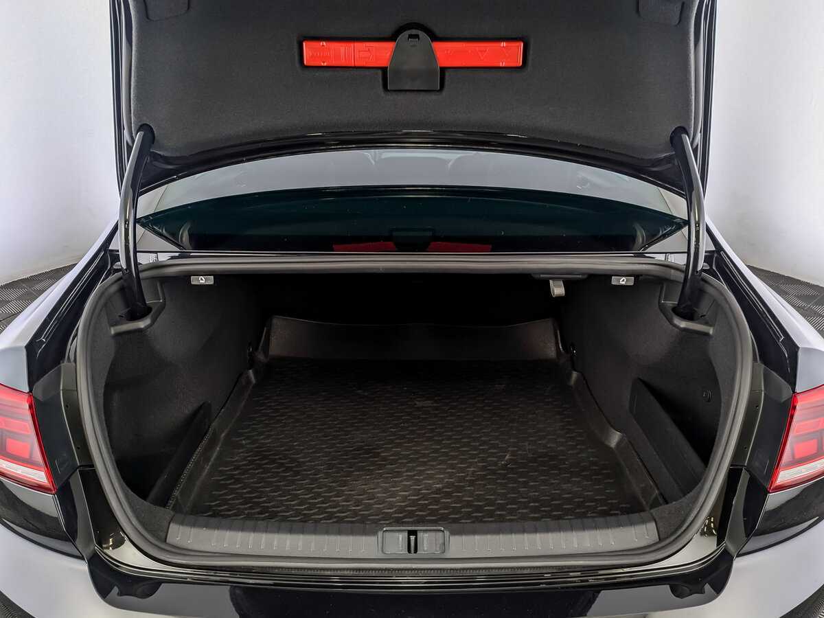 Купить Volkswagen Passat с пробегом. Фото: #9