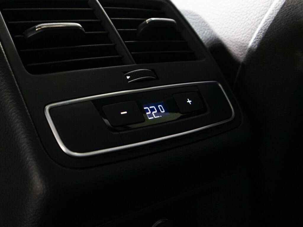 Купить Audi A4 с пробегом. Фото: #18