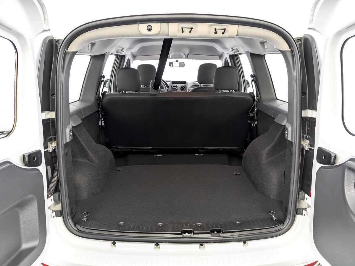 Купить Lada (ВАЗ) Largus с пробегом. Фото: #9