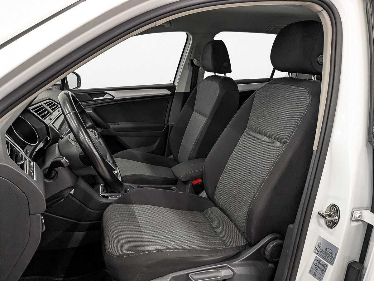 Купить Volkswagen Tiguan с пробегом. Фото: #17